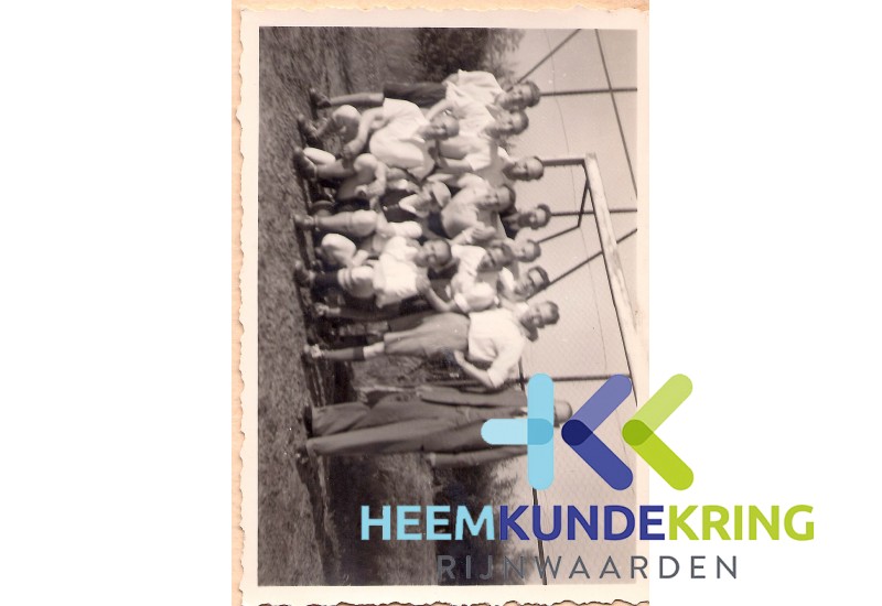 6-7-1951 Gemeente Elftal H&A Torbecke in Beek bij Nijmegen geschonken door F.Verborg Coll. HKR